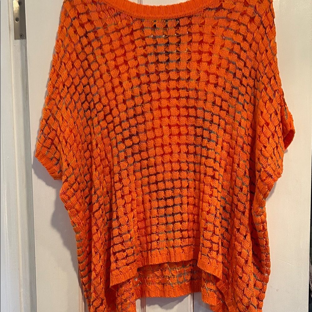 Beautiful open knit shirt sleeve sweater